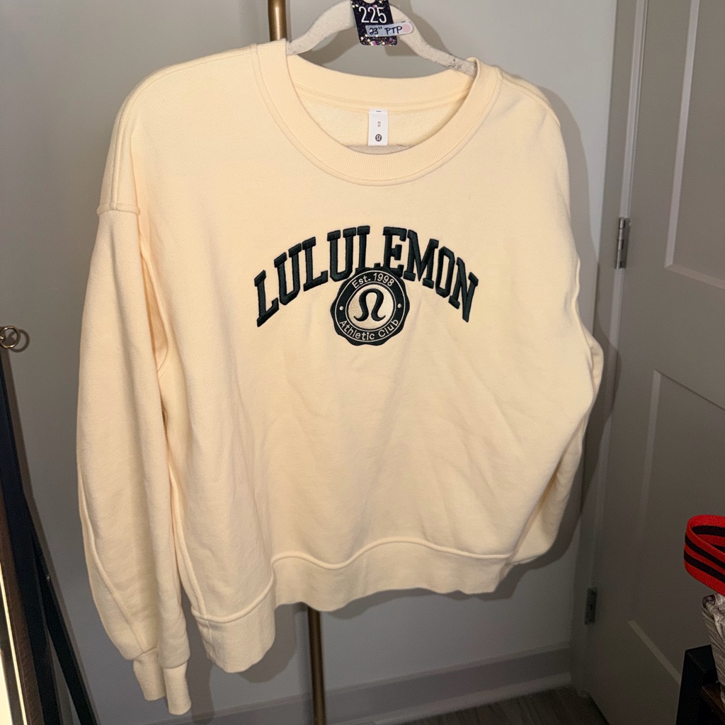 225. Lululemon Perfectly Oversized Crew *Graphic In Butter Cream